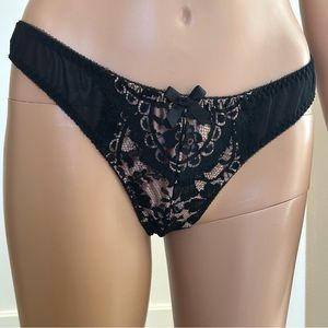 Agent Provocateur Selena Thong Black/Pink size 3